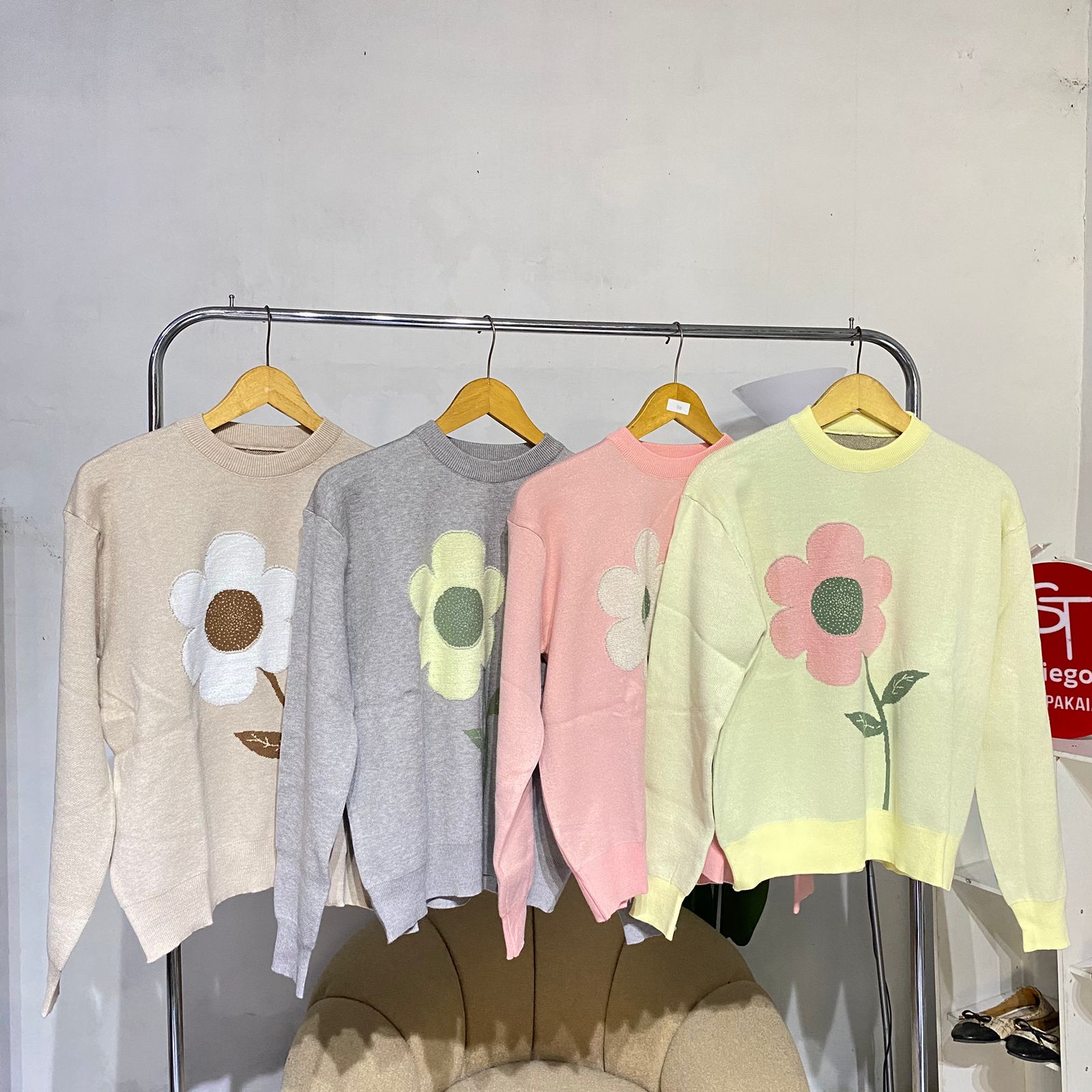 Atasan sweater knit wanita arisa bunga (midun)