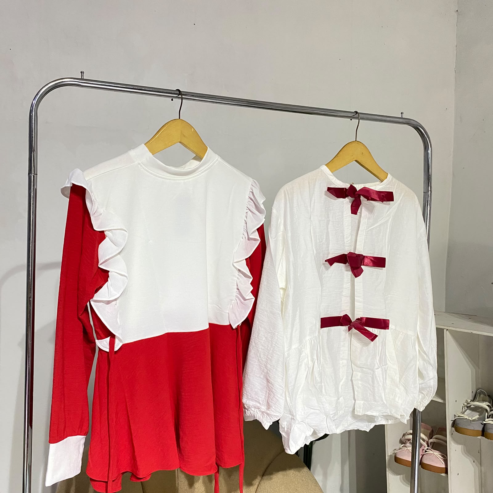 Kemeja wanita Merah Putih