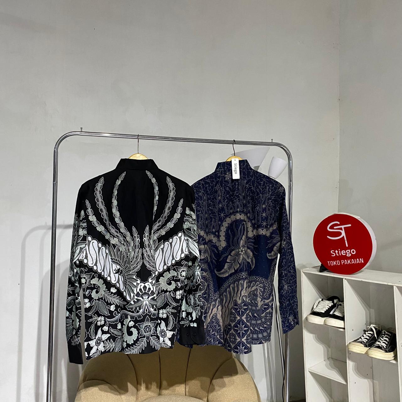 Kemeja batik lengan panjang pria  Non brand