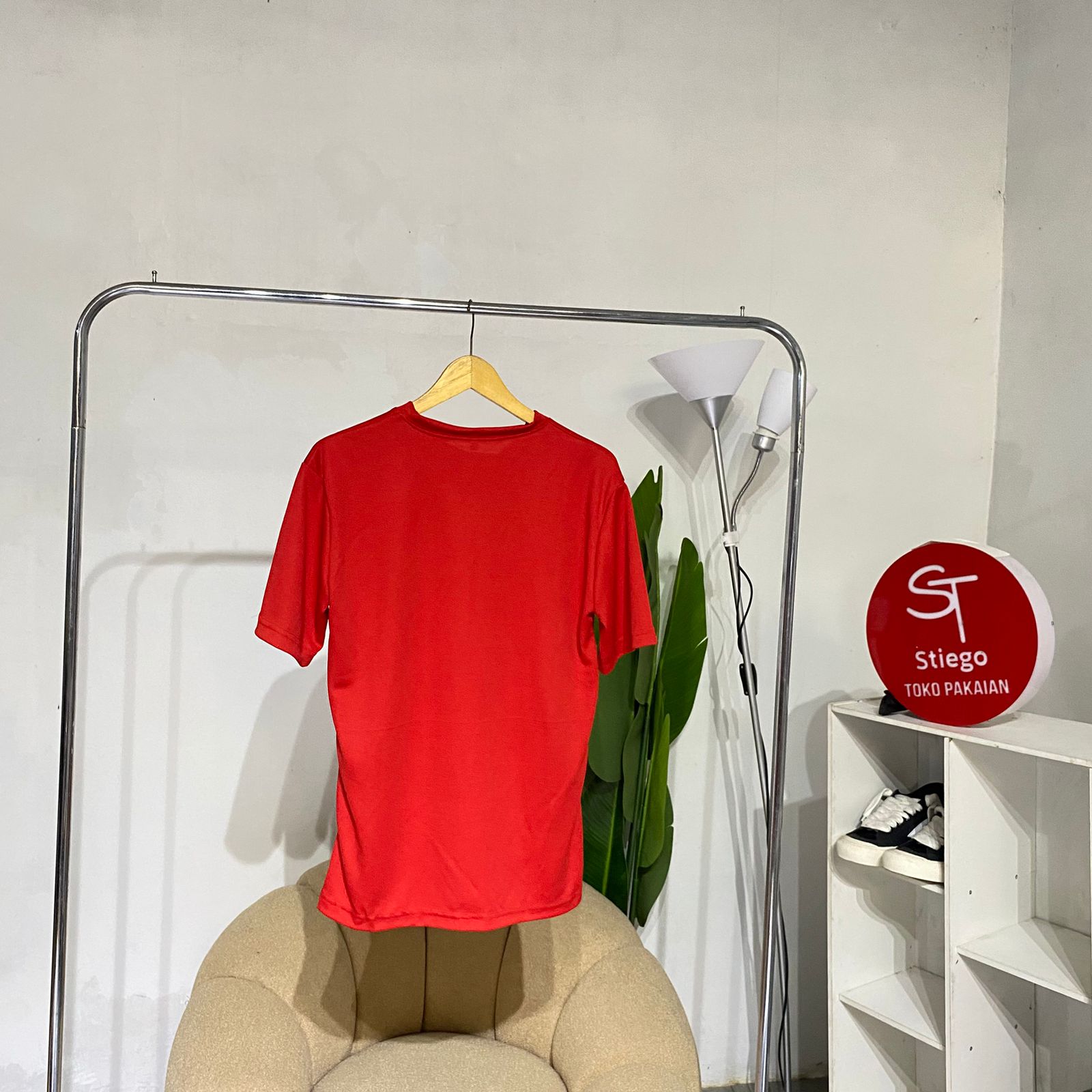 Kaos pria olahraga slim fit