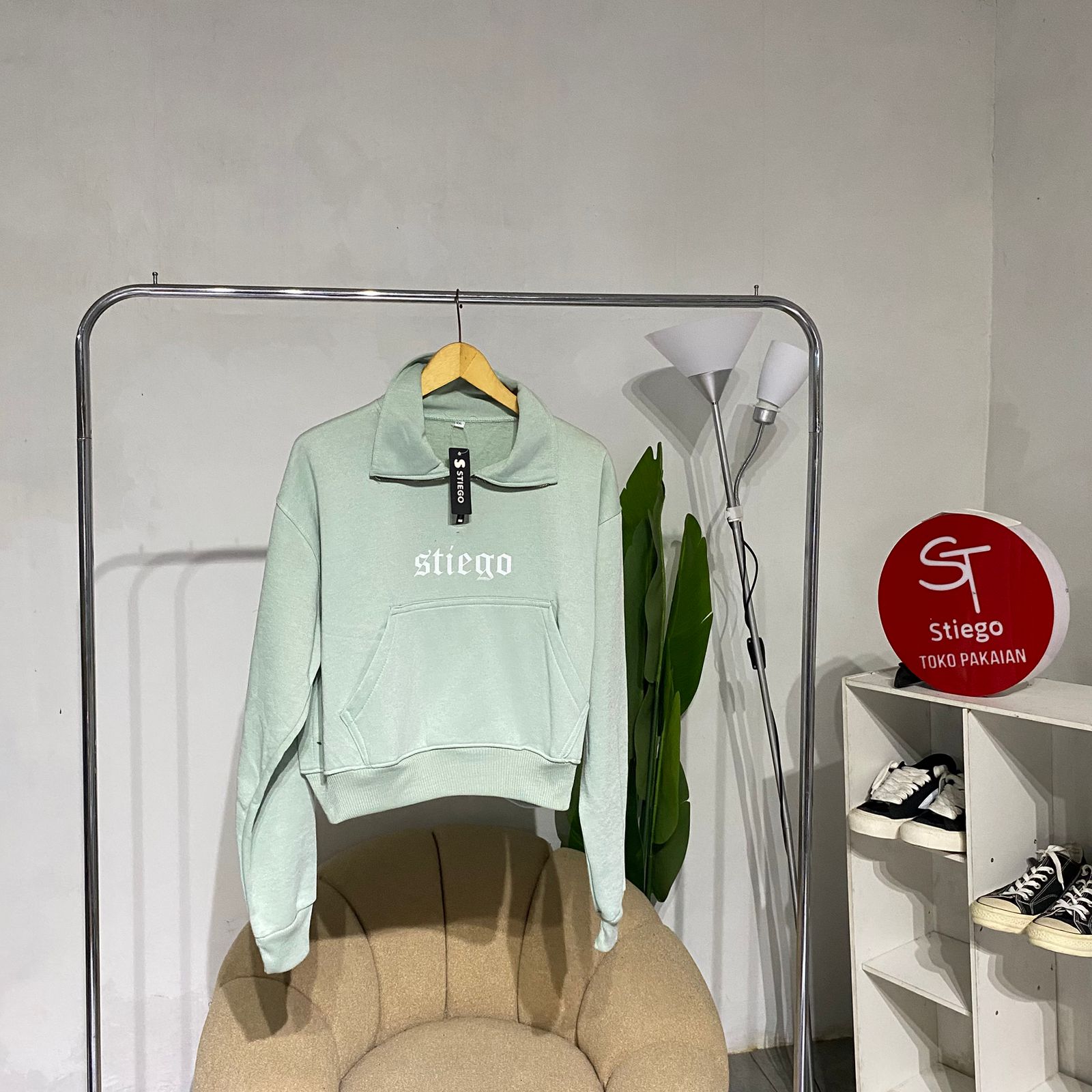Sweater Half Ziper Crop apparel wanita