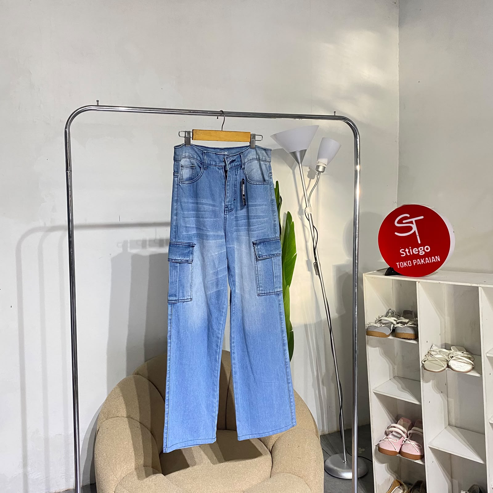 Celana wanita jeans snow blue whisker cargo   wanita