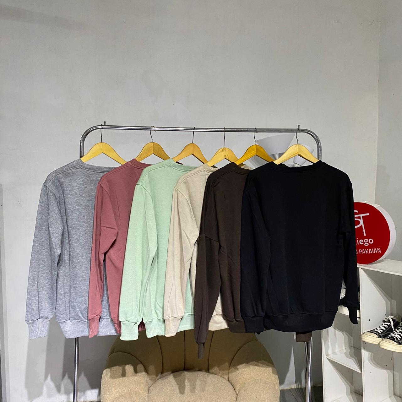 sweater crewneck polos pria