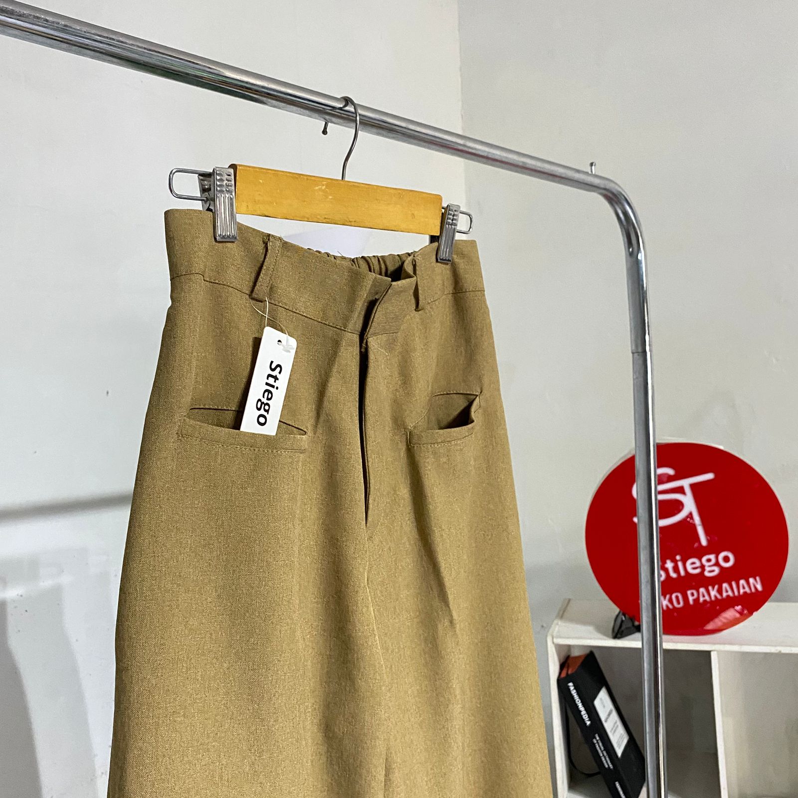 Celana wanita loose  elora pants
