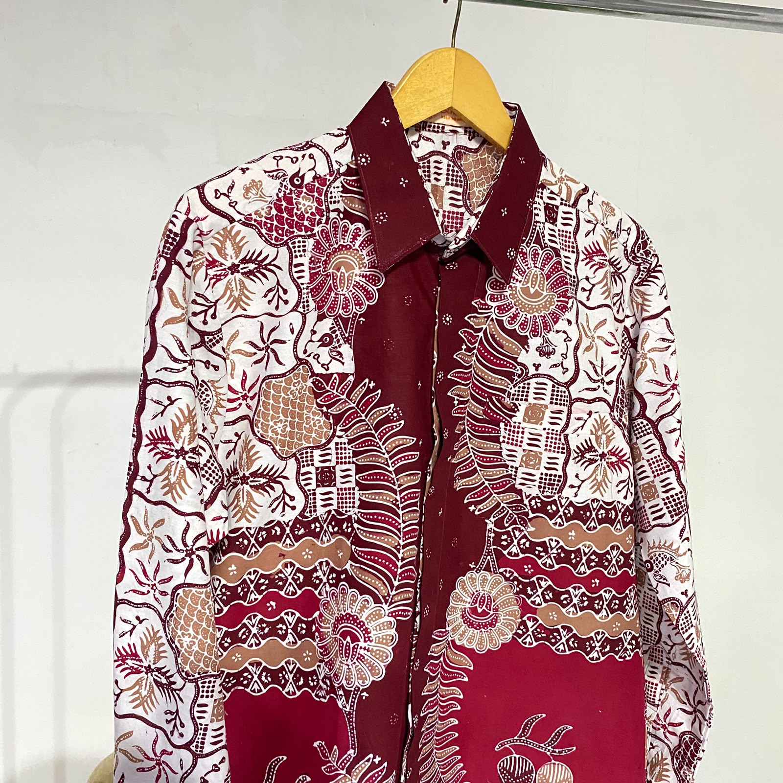 Kemeja batik  pria lengan panjang binair