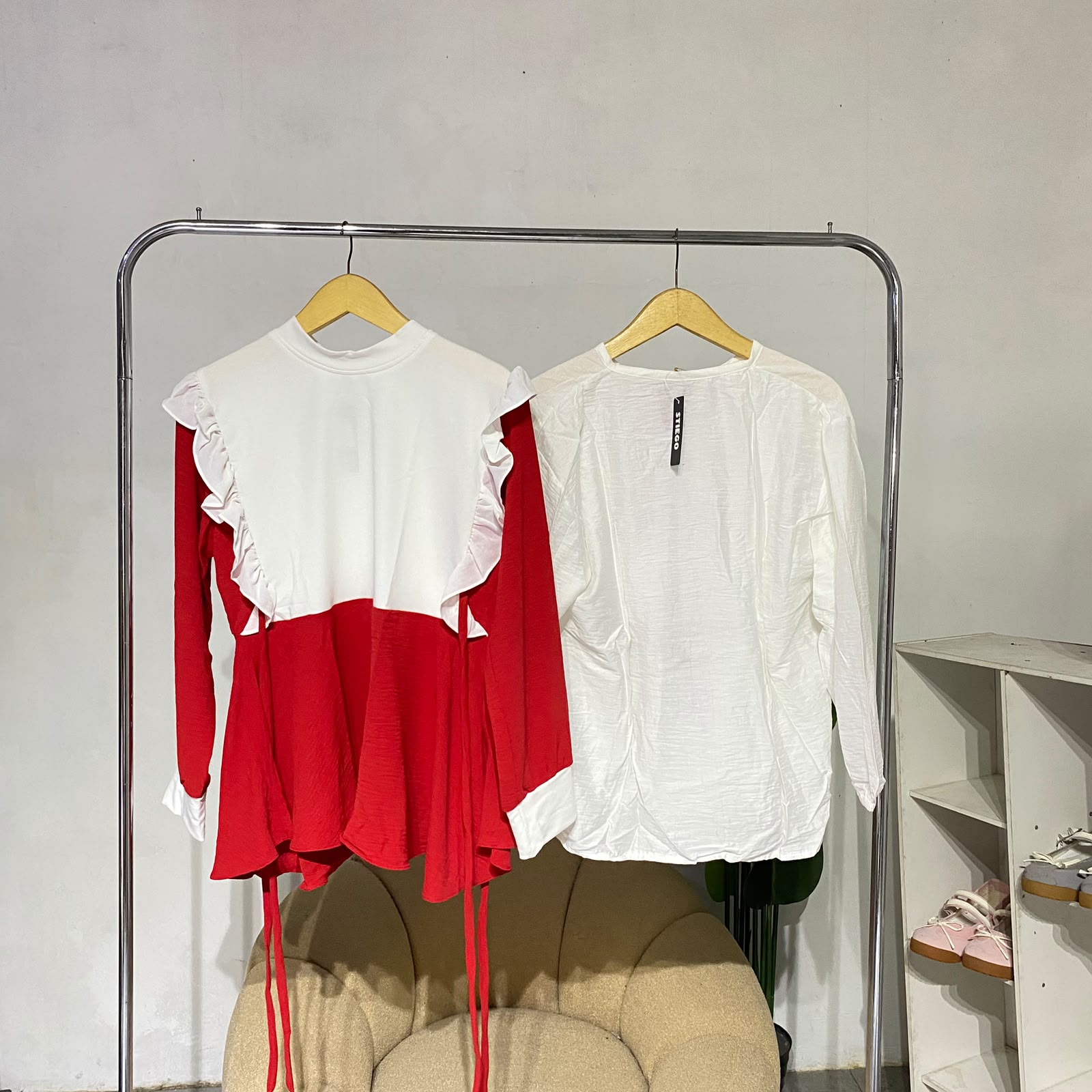 Kemeja wanita Merah Putih